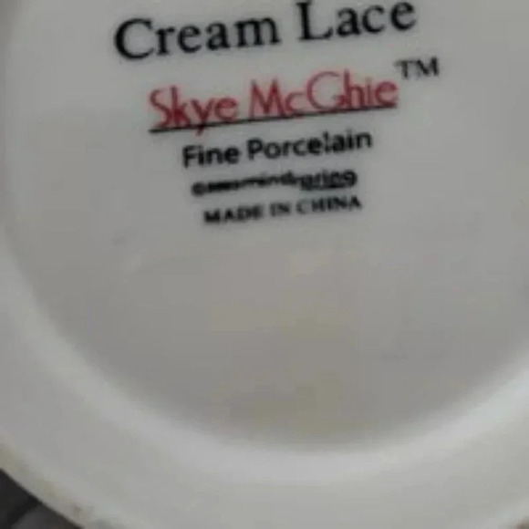 Skye McGhie Cream lace porcelain teapot and tea light warmer stand - Picture 3 of 6